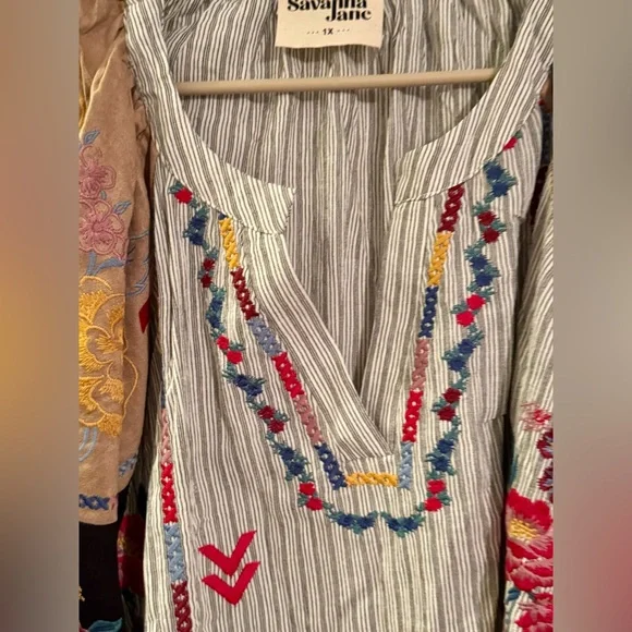 Savanna Jane Multicolor Embroidered Top - Picture 8 of 8